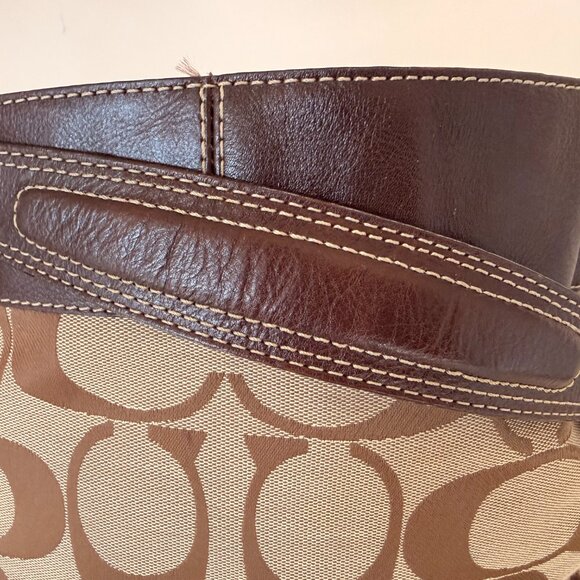 Genuine Coach Signature Shoulder Bag – Brown/Tan with Dark Brown Leather Trim - Picture 7 of 14